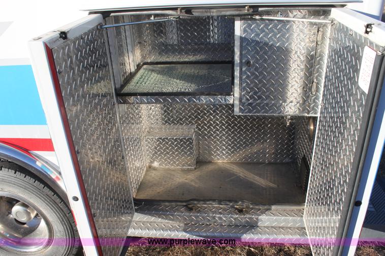 image for item H9379 2010 Ford Econoline E450 ambulance