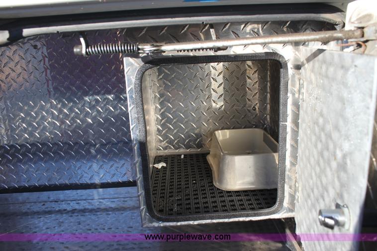 image for item H9379 2010 Ford Econoline E450 ambulance