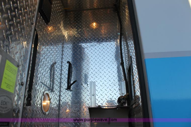 image for item H9379 2010 Ford Econoline E450 ambulance