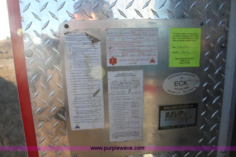 image for item H9379 2010 Ford Econoline E450 ambulance