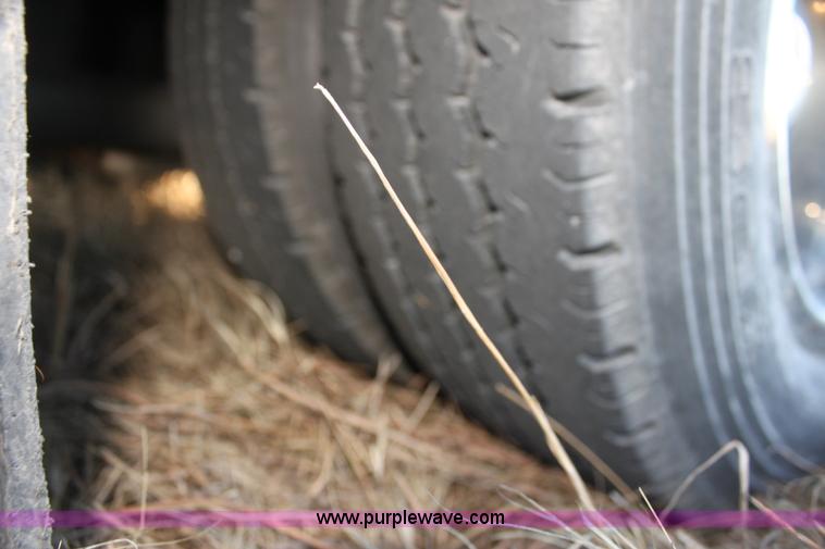 image for item H9379 2010 Ford Econoline E450 ambulance