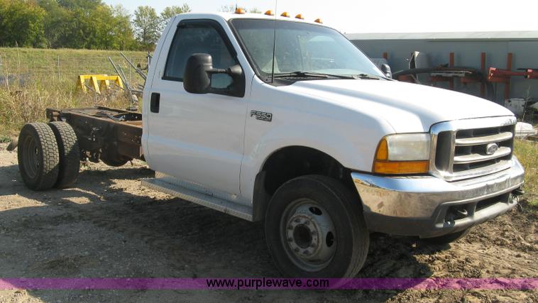 image for item H9479 1999 Ford F550 Super Duty XL cab and chassis