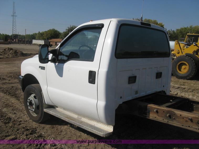 image for item H9479 1999 Ford F550 Super Duty XL cab and chassis