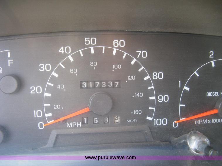 image for item H9479 1999 Ford F550 Super Duty XL cab and chassis