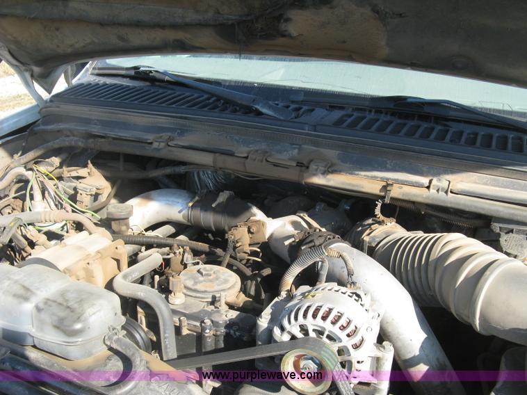 image for item H9479 1999 Ford F550 Super Duty XL cab and chassis