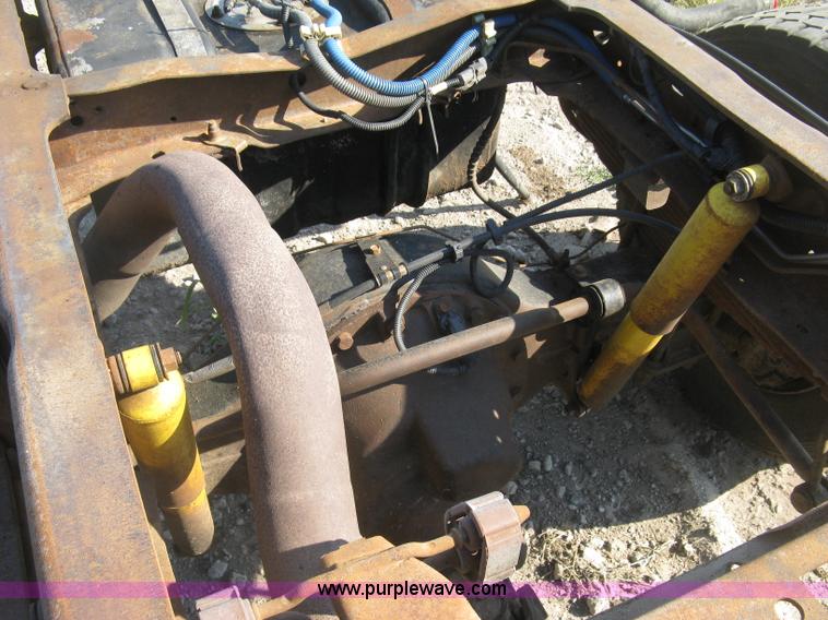 image for item H9479 1999 Ford F550 Super Duty XL cab and chassis