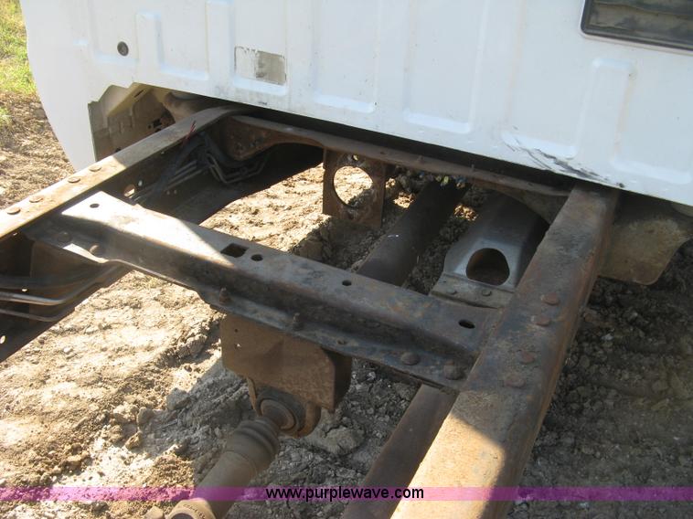 image for item H9479 1999 Ford F550 Super Duty XL cab and chassis