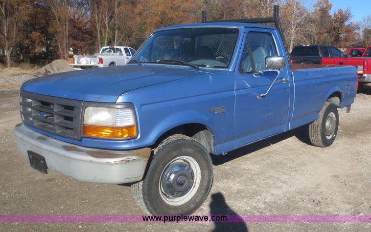 image for item I2152 1996 Ford F250 XL HD pickup truck
