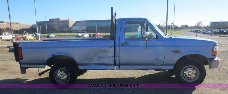 image for item I2152 1996 Ford F250 XL HD pickup truck