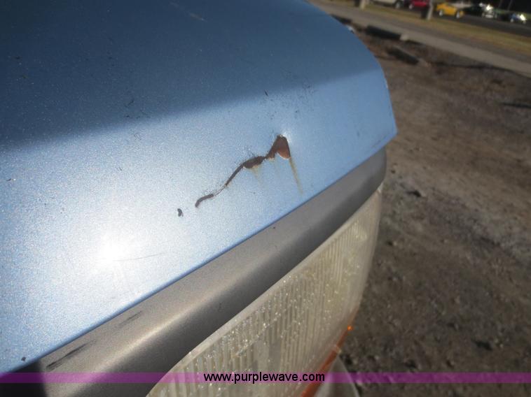 image for item I2152 1996 Ford F250 XL HD pickup truck