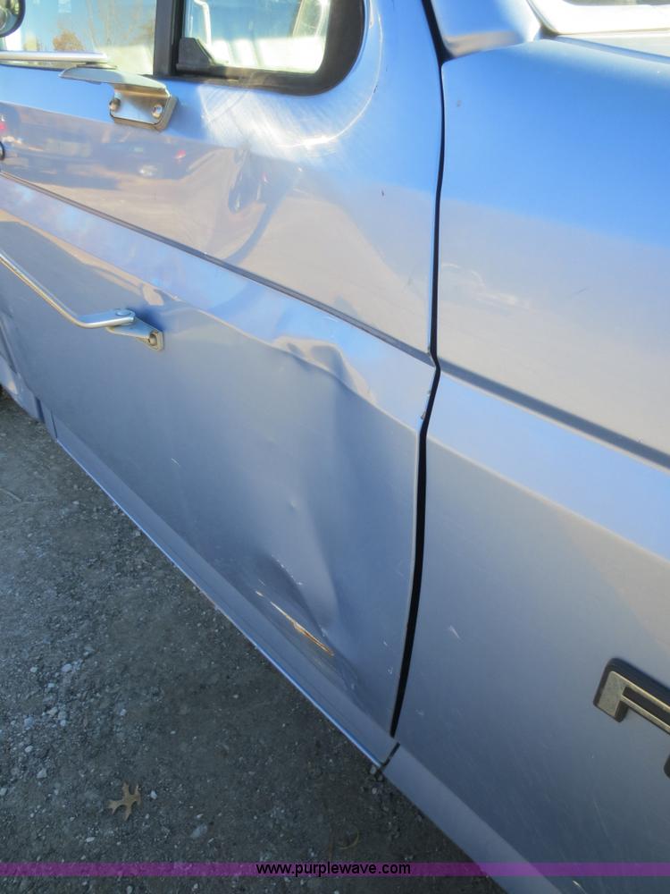 image for item I2152 1996 Ford F250 XL HD pickup truck