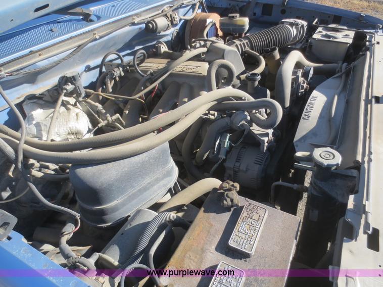 image for item I2152 1996 Ford F250 XL HD pickup truck