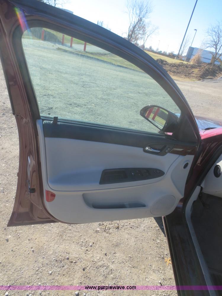 image for item I2153 2007 Chevrolet Impala LS