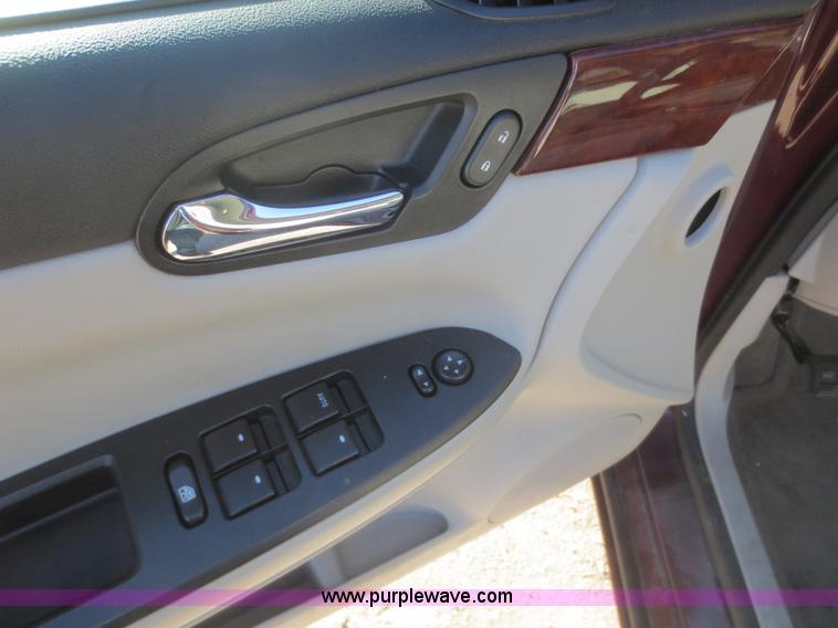 image for item I2153 2007 Chevrolet Impala LS