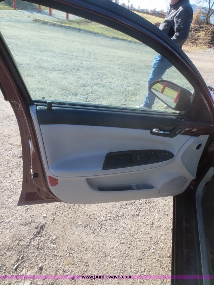 image for item I2155 2007 Chevrolet Impala LS