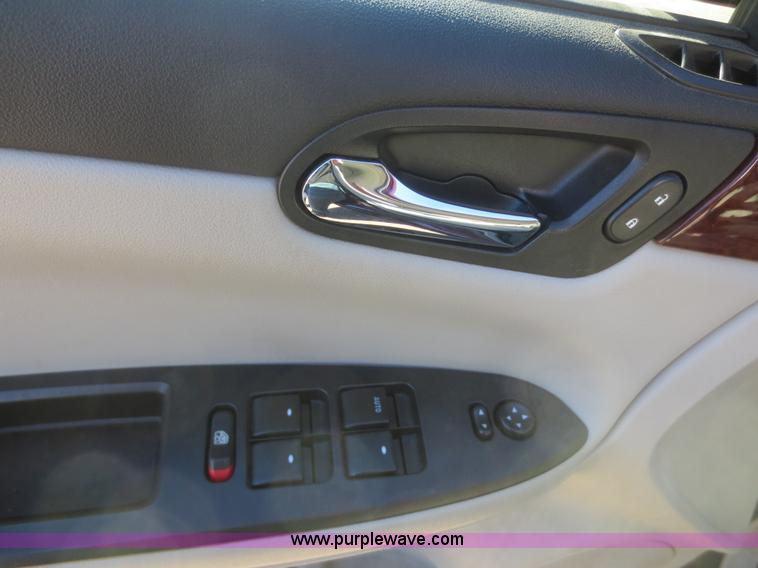 image for item I2155 2007 Chevrolet Impala LS