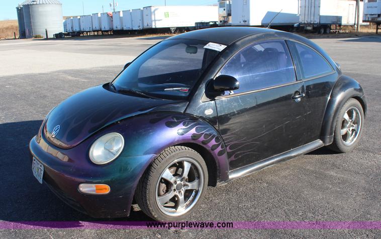 image for item I2390 1999 Volkswagen New Beetle GLS