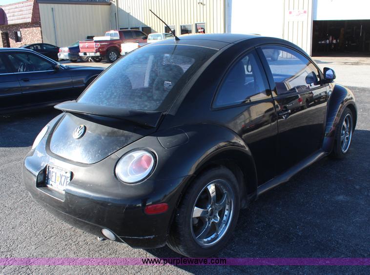 image for item I2390 1999 Volkswagen New Beetle GLS