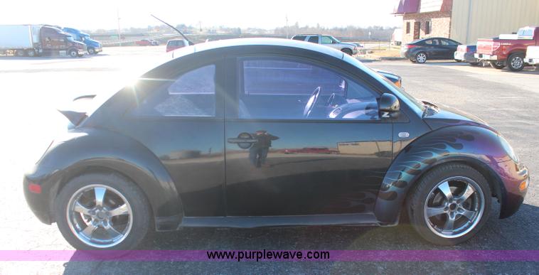 image for item I2390 1999 Volkswagen New Beetle GLS