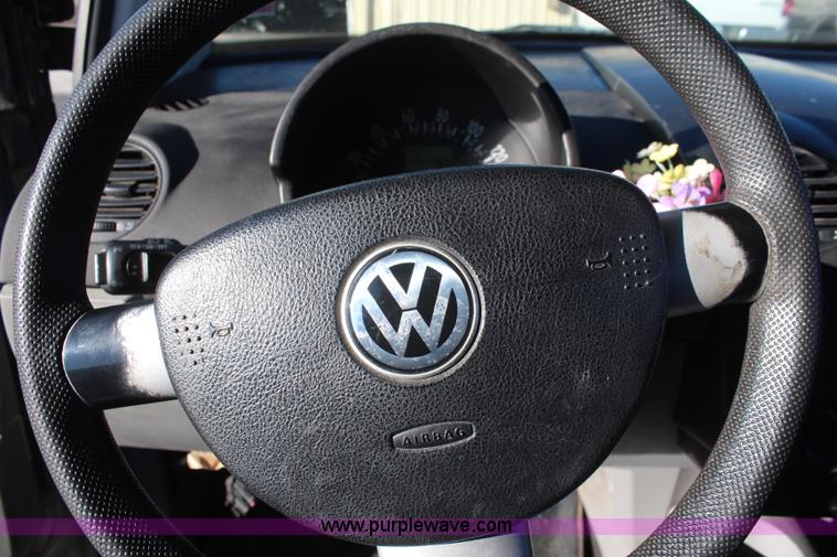 image for item I2390 1999 Volkswagen New Beetle GLS