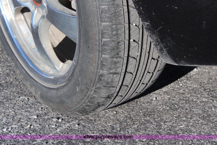 image for item I2390 1999 Volkswagen New Beetle GLS