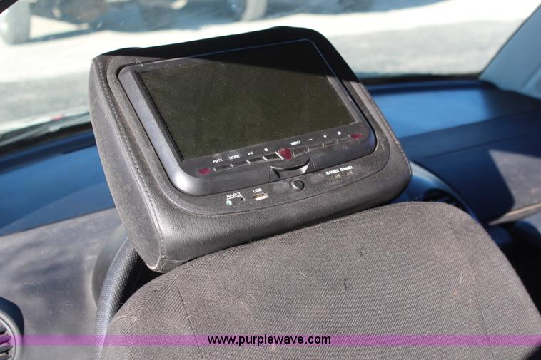 image for item I2390 1999 Volkswagen New Beetle GLS