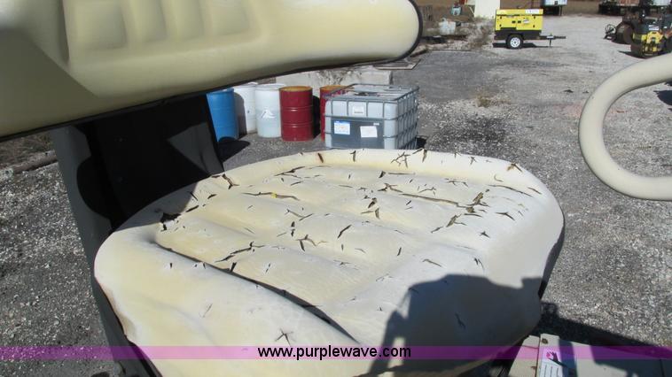 image for item I3179 Finn B260 straw blower trailer