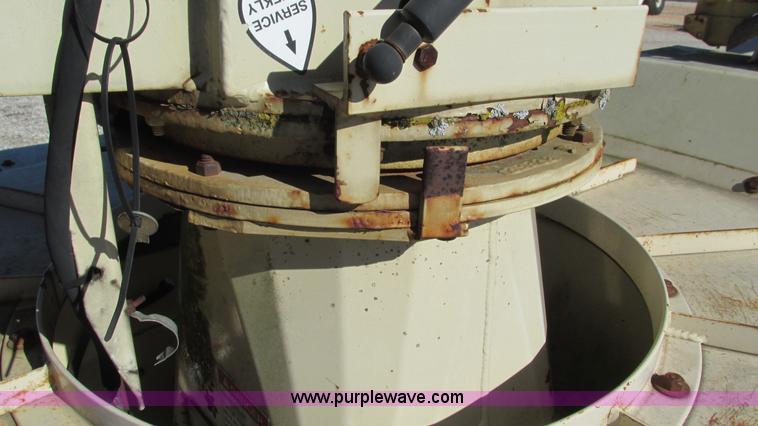 image for item I3179 Finn B260 straw blower trailer