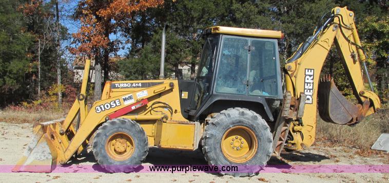 image for item I3182 1999 John Deere 310SE backhoe