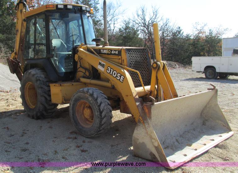 image for item I3182 1999 John Deere 310SE backhoe