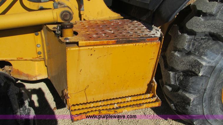 image for item I3182 1999 John Deere 310SE backhoe