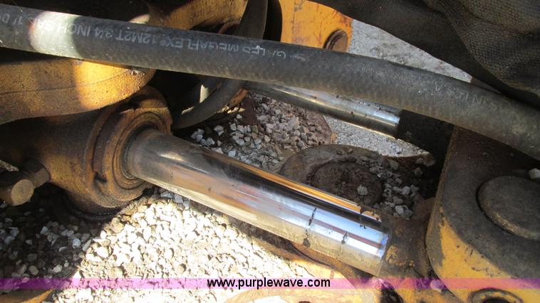 image for item I3182 1999 John Deere 310SE backhoe