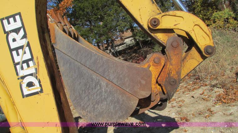 image for item I3182 1999 John Deere 310SE backhoe
