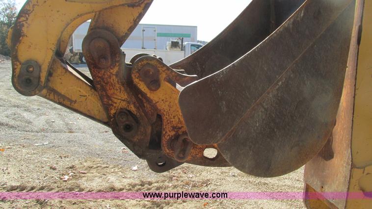 image for item I3182 1999 John Deere 310SE backhoe