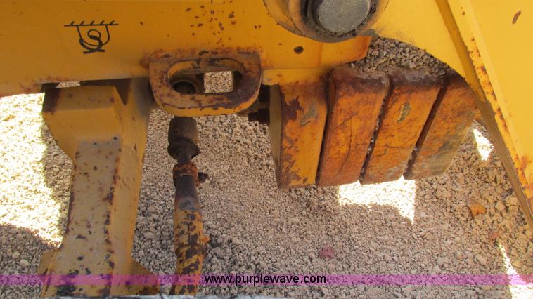 image for item I3182 1999 John Deere 310SE backhoe