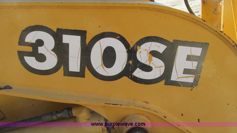 image for item I3182 1999 John Deere 310SE backhoe
