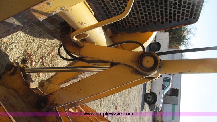 image for item I3182 1999 John Deere 310SE backhoe