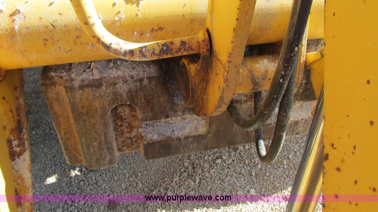 image for item I3182 1999 John Deere 310SE backhoe