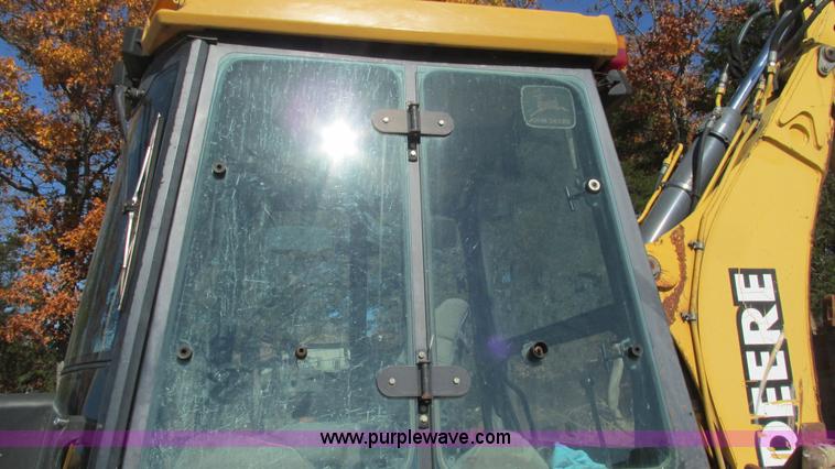 image for item I3182 1999 John Deere 310SE backhoe