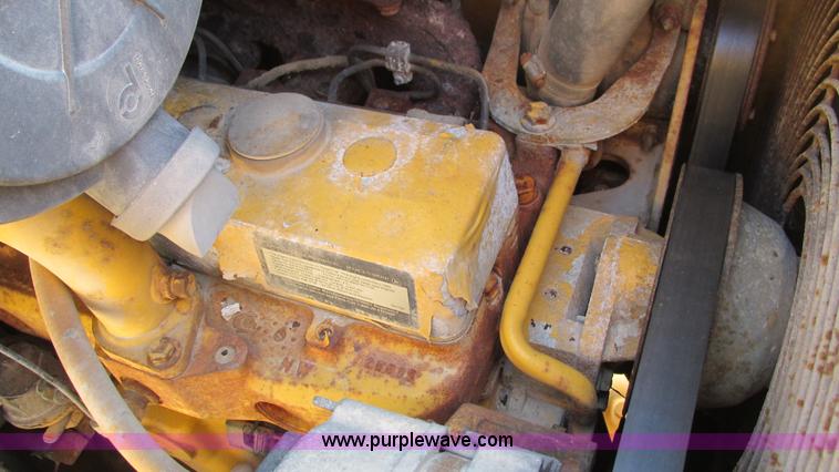 image for item I3182 1999 John Deere 310SE backhoe