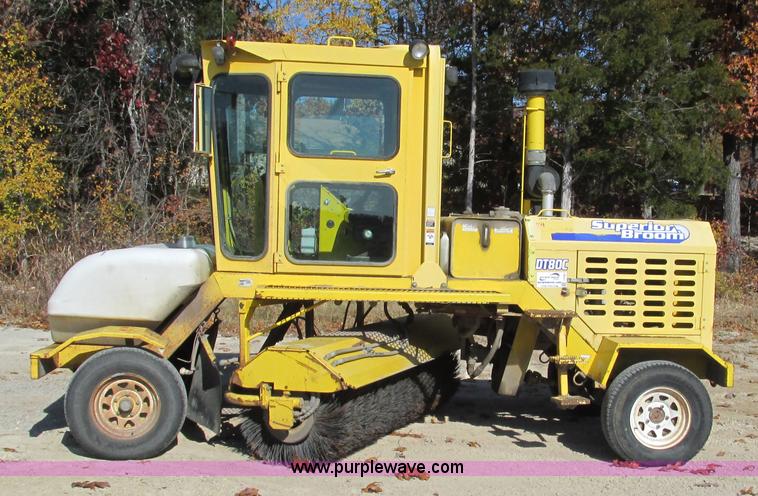 image for item I3183 Superior DT80C broom