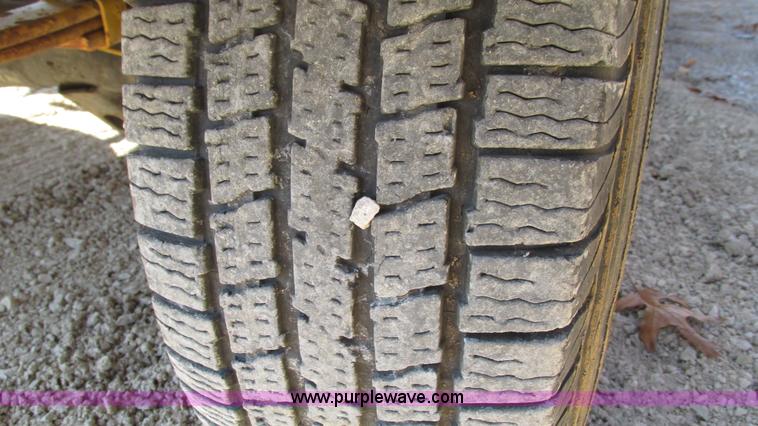 image for item I3183 Superior DT80C broom