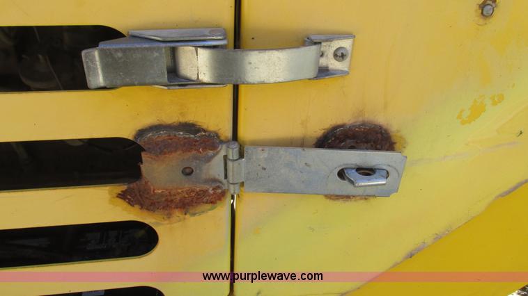 image for item I3183 Superior DT80C broom