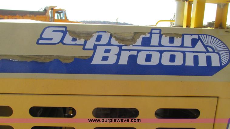 image for item I3183 Superior DT80C broom