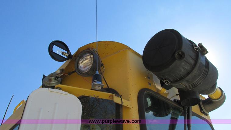 image for item I3183 Superior DT80C broom