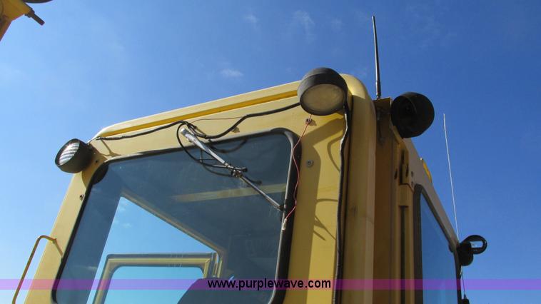 image for item I3183 Superior DT80C broom