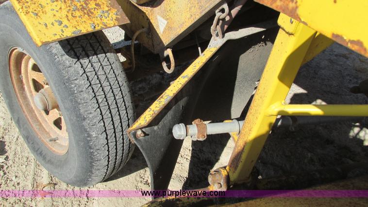 image for item I3183 Superior DT80C broom