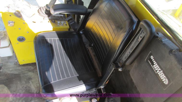 image for item I3183 Superior DT80C broom