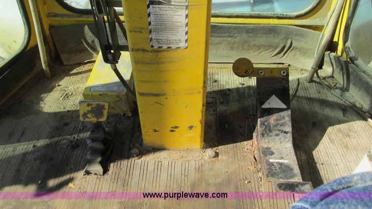 image for item I3183 Superior DT80C broom