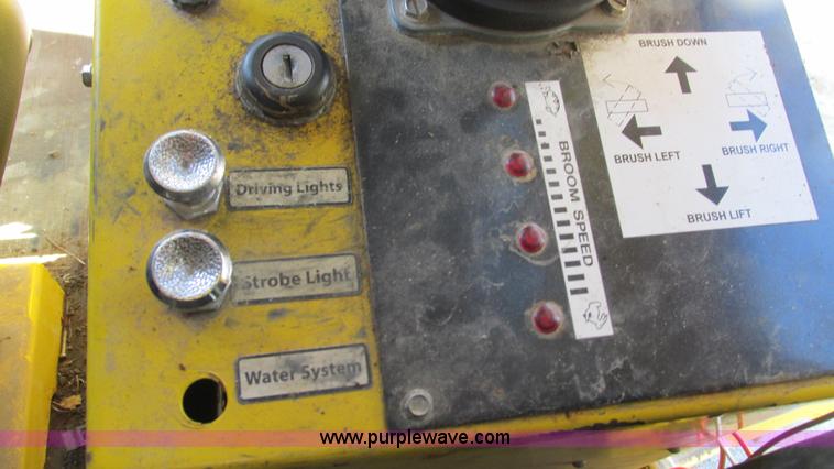 image for item I3183 Superior DT80C broom